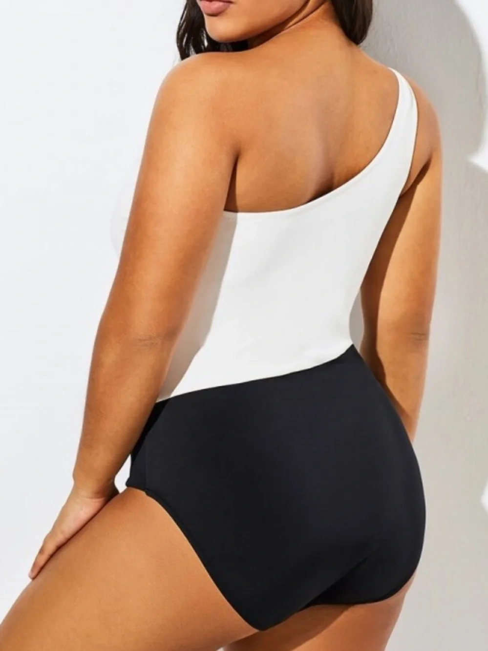 Meet.Curve Women’s One-Shoulder Ivory/Black‎ One-Piece Swimsuit. Size 2XL. NWT.